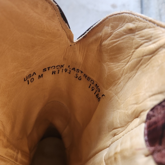 Corral brown with aqua design cowboy boots. Size 10M - Picture 10 of 13